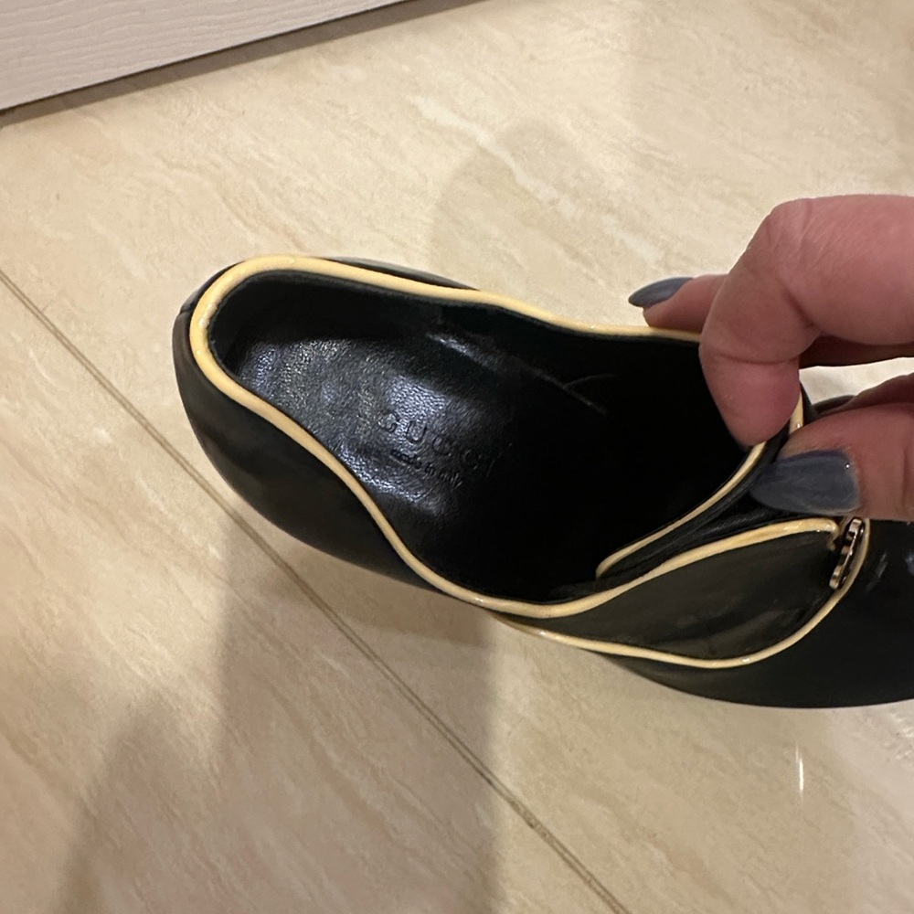 Gucci Black Patent Peep-Toe Stiletto Heels with Gold Trim - Picture 3 of 6